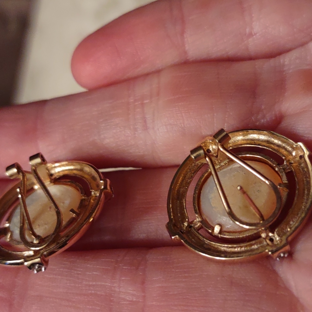 Mabe pearl earrings set in 14kt yellow gold with diamond accents, Button Style - Picture 5 of 6